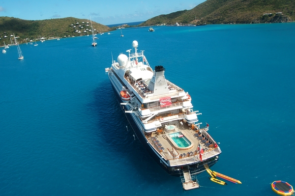 Tag med luksus yachts i Caribien