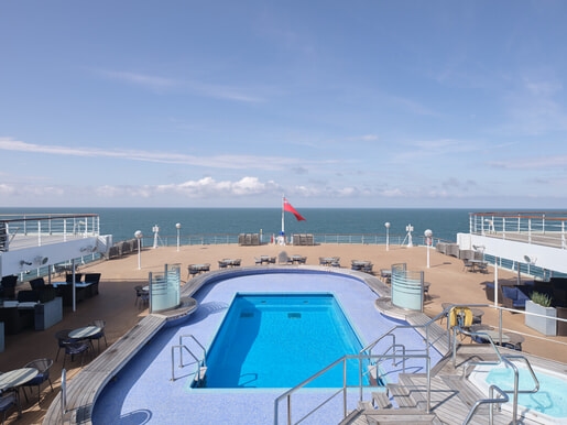 MyCruise PAO Arcadia Offentlige-arealer Pool-spa1