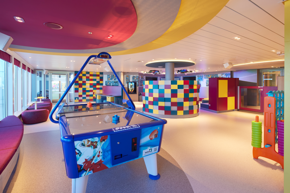 MyCruise PAO Arvia Offentlige-arealer Teater-underholdning4