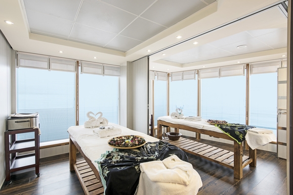 MyCruise MSC Sinfonia Offentlige-arealer Pool-Spa1