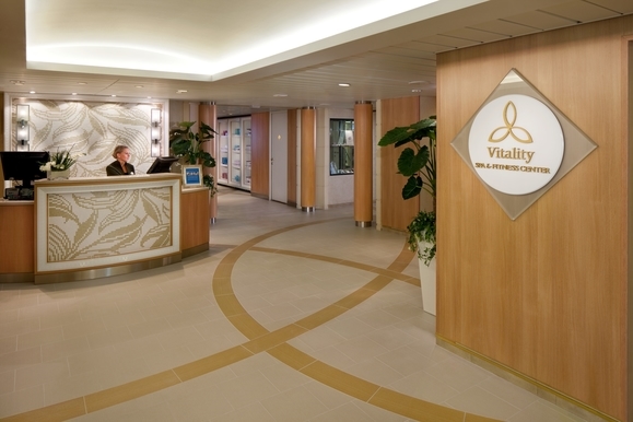 MyCruise Royal-Caribbean-Cruise-Line Rhapsody-of-the-Seas Offentlige-arealer Pool-spa5
