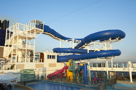 MyCruise Norwegian-Cruise-Line Bliss Offentlige-arealer Pool-spa3