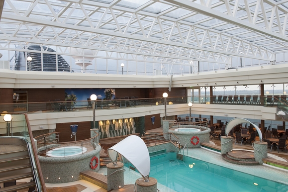 MyCruise MSC Magnifica Offentlige-arealer Pool-Spa2