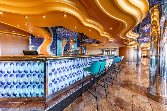 MyCruise Carnival Luminosa Offentlige-arealer Barer-lounger-atrium7