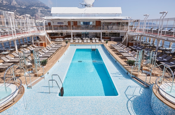 MyCruise Silversea Silver-Muse Offentlige-arealer Pool-spa7