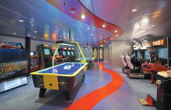 MyCruise Royal-Caribbean-Cruise-Line Brilliance-of-the-Seas Offentlige-arealer Teater-underholdning6