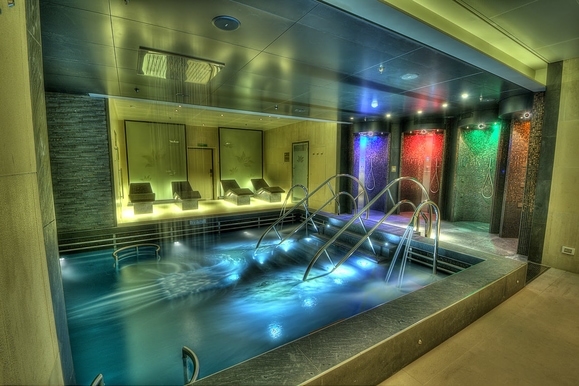 MyCruise Princess-Cruises REGAL Offentlige-arealer Pool-spa1