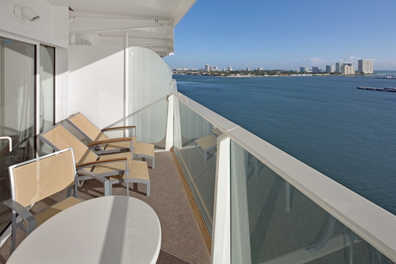 MyCruise Royal-Caribbean-Cruise-Line Allure-of-the-Seas Kahytter Suite J3,J42