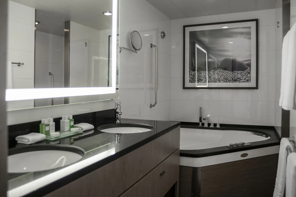 MyCruise Ponant L-Austral Kahytter Suite SA4