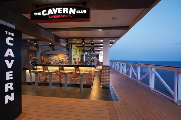 MyCruise Norwegian-Cruise-Line Bliss Offentlige-arealer Barer-lounger-atrium9