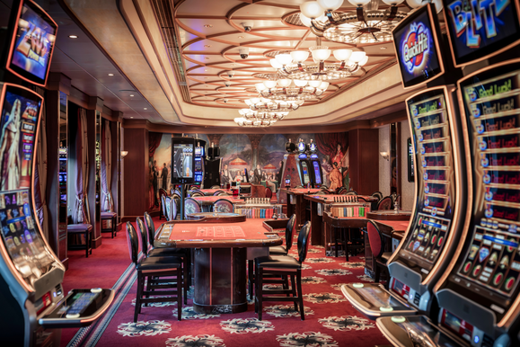 MyCruise Cunard Queen-Mary-2 Offentlige-arealer Casino-butikker2