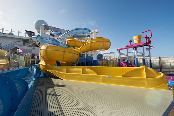 MyCruise-Carnival-Sunrise-Offentlige-arealer-Pool-spa5
