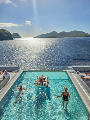 MyCruise Emerald-Cruises Emerald-Sakara Offentlige-arealer Pool-spa4