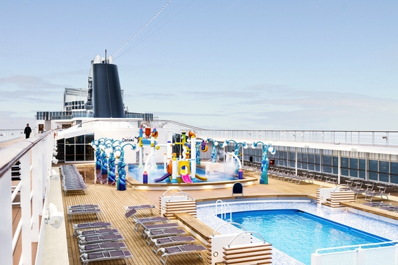 MyCruise MSC Armonia Offentlige-arealer Pool-Spa3