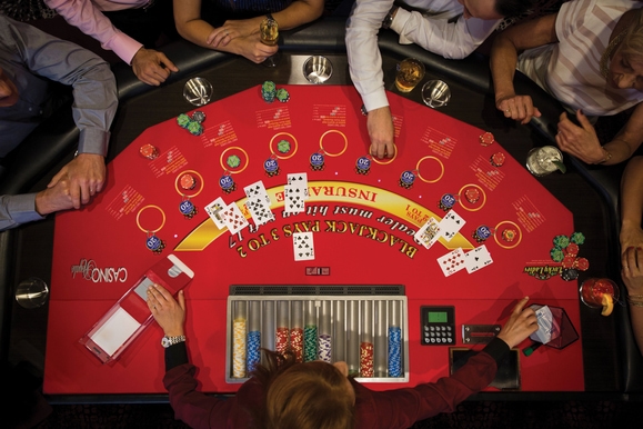 MyCruise Royal-Caribbean-Cruise-Line Harmony-of-the-Seas Offentlige-arealer Casino-butikker2