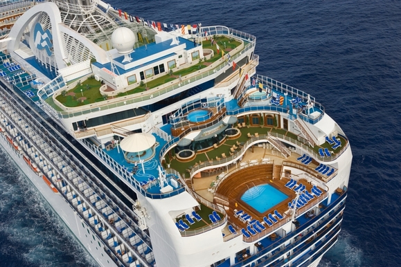 MyCruise Princess-Cruises CROWN Offentlige-arealer Pool-spa2