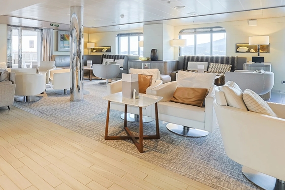 MyCruise Ponant L-Austral Offentlige-arealer Barer-lounger-atrium3