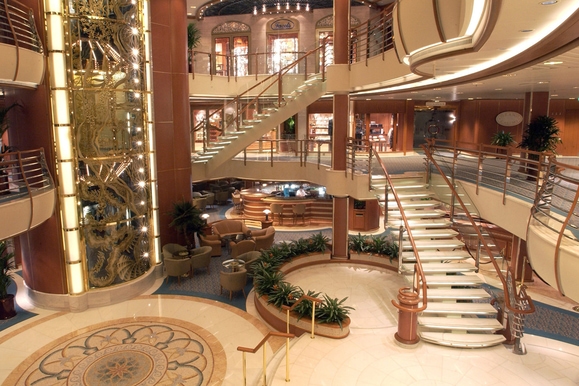 MyCruise Princess-Cruises DIAMOND Offentlige-arealer Barer-lounger-atrium2