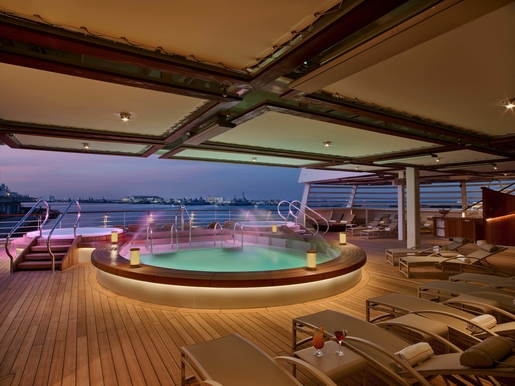 MyCruise Seabourn-Cruise-Line Seabourn-Ovation Offentlige-arealer Pool-spa 3