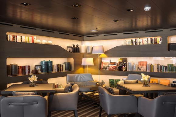 MyCruise Ponant Le-Soleal Offentlige-arealer Barer-lounger-atrium4