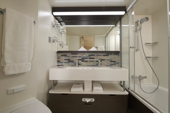 MyCruise Norwegian-Cruise-Line Joy Kahytter Suite SP2