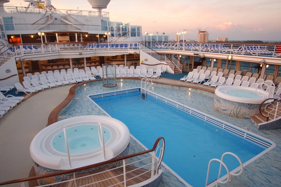 MyCruise Princess-Cruises CARIBBEAN Offentlige-arealer Pool-spa3