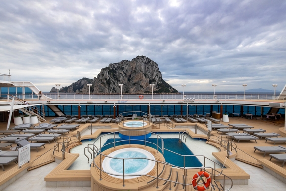 MyCruise Azamara Azamara-Onward Offentlige-arealer Pool-spa2