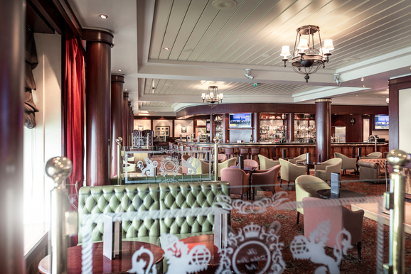 MyCruise Cunard Queen-Mary-2 Offentlige-arealer Barer-lounger-atrium8