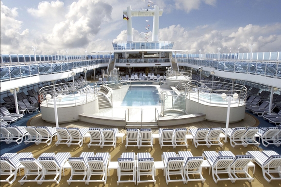 MyCruise Princess-Cruises CORAL Offentlige-arealer Pool-spa1