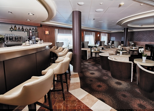 MyCruise Regent-Seven-Seas-Cruises Seven-Seas-Navigator Offentlige-arealer Barer-lounger-atrium1