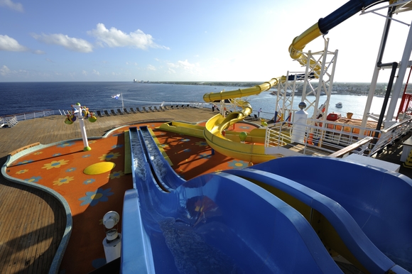 MyCruise Carnival Paradise Offentlige-arealer Pool-spa3