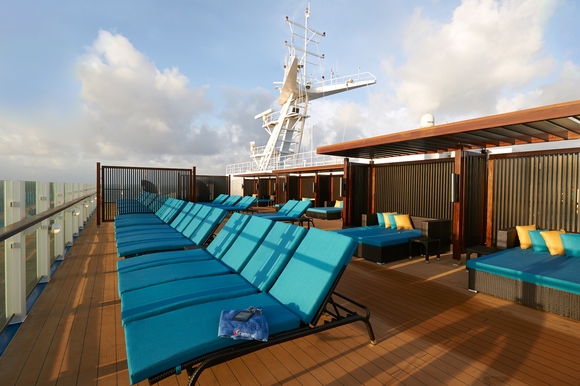 MyCruise-Carnival-Sunrise-Offentlige-arealer-Pool-spa6