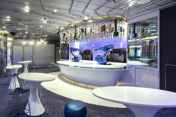MyCruise Royal-Caribbean-Cruise-Line Quantum-of-the-Seas Offentlige-arealer Barer-lounger-atrium1