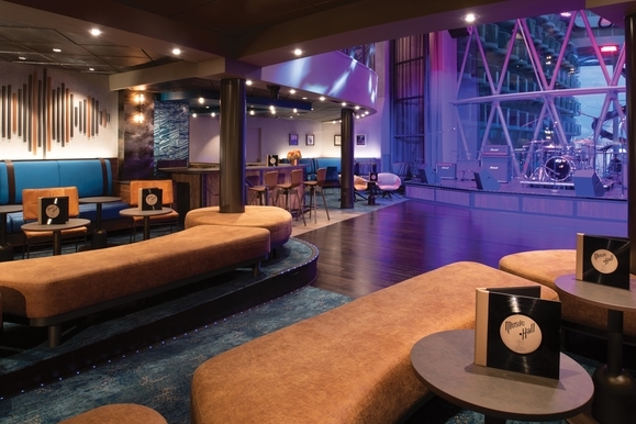 MyCruise Royal-Caribbean-Cruise-Line Oasis-of-the-Seas Offentlige-arealer Barer-lounger-atrium8