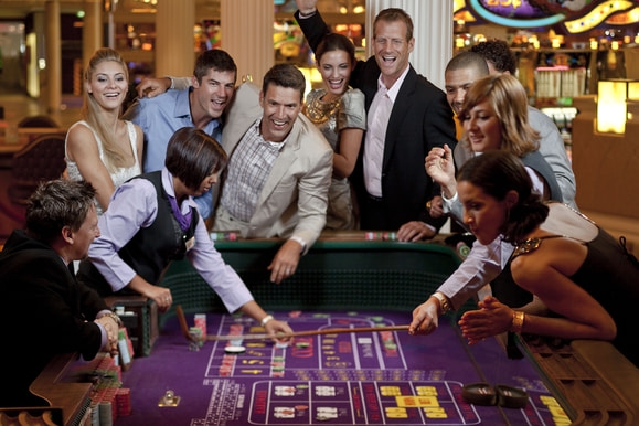 MyCruise Celebrity-Cruises Eclipse Offentlige-arealer Casino-butikker1