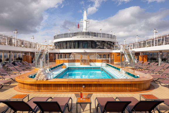 MyCruise Cunard Queen-Victoria Offentlige-arealer Pool-spa1