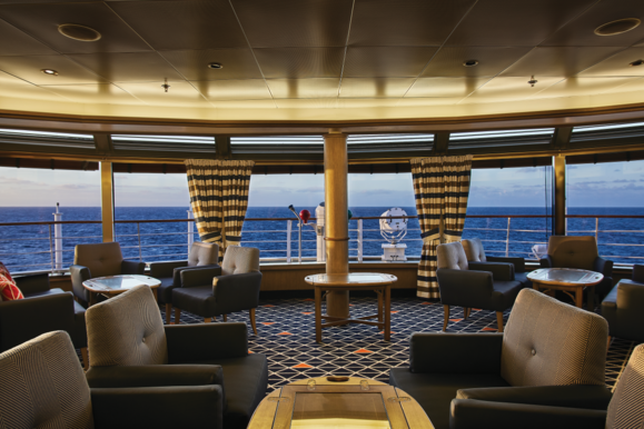 MyCruise Silversea Silver-Wind Offentlige-arealer Barer-lounger-atrium2