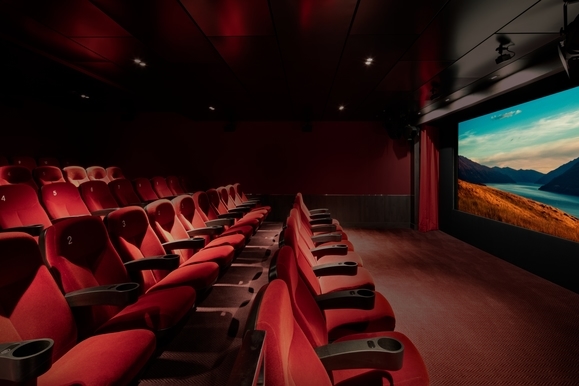 MyCruise P&O-Cruises Iona Offentlige-arealer Teater-underholdning2