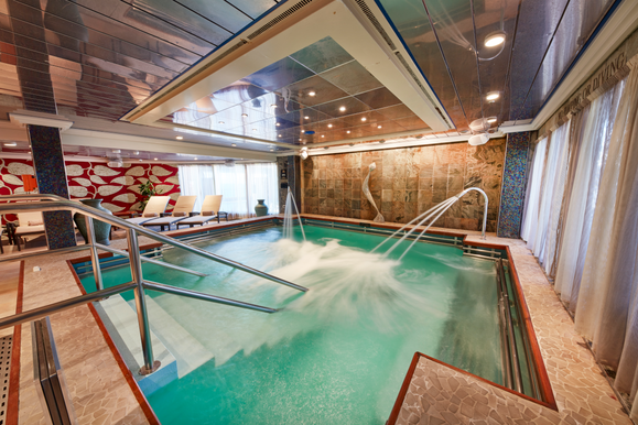 MyCruise Cunard Queen-Victoria Offentlige-arealer Pool-spa2