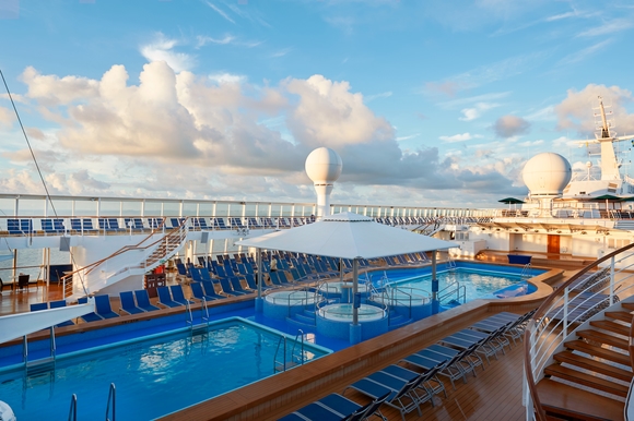 MyCruise Norwegian-Cruise-Line Sun Offentlige-arealer Pool-spa1