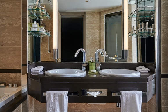 MyCruise Silversea Silver-Shadow Kahytter Suite R1,R23