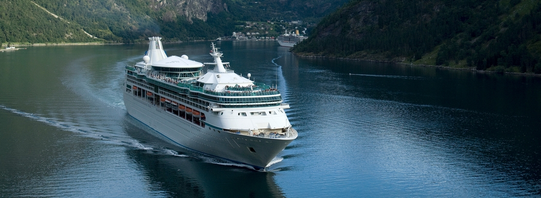 MyCruise Royal-Caribbean-Cruise-Line Vision-of-the-Seas Offentlige-arealer Luftfoto1