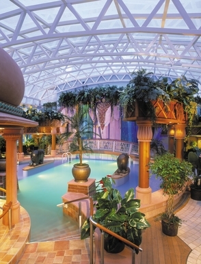 MyCruise Royal-Caribbean-Cruise-Line Brilliance-of-the-Seas Offentlige-arealer Pool-spa3