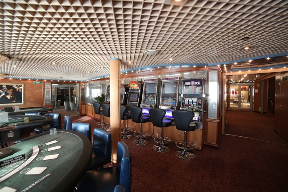 MyCruise Silversea Silver-Wind Offentlige-arealer Casino-butikker1
