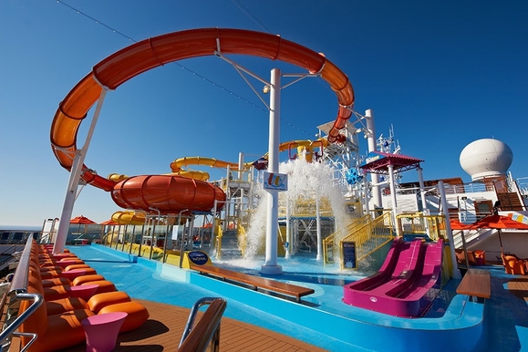 MyCruise Carnival Breeze Offentlige-arealer Pool-spa4
