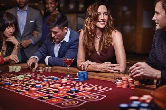 MyCruise Princess-Cruises EMERALD Offentlige-arealer Casino-butikker1