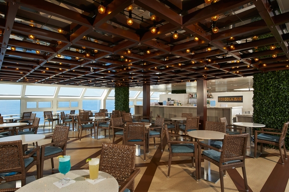 MyCruise Carnival Venezia Offentlige-arealer Barer-lounger-atrium5