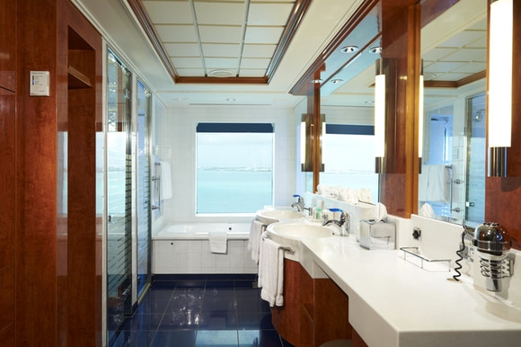 MyCruise Norwegian-Cruise-Line Dawn Kahytter Suite SC2
