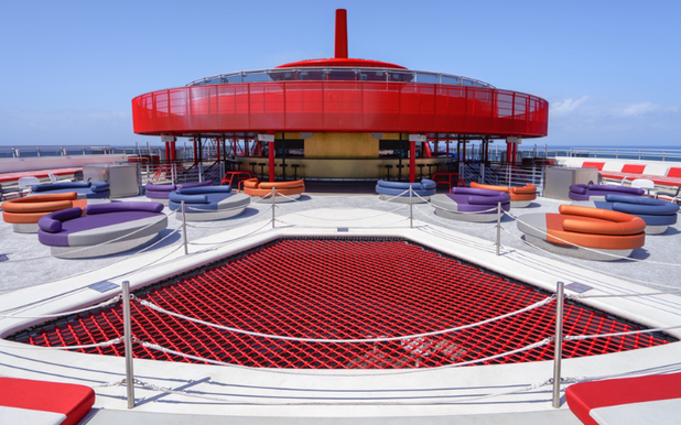 MyCruise Virgin-Voyages Valiant-Lady Offentlige-arealer Teater-underholdning2