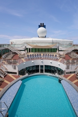 MyCruise P&O-Cruises Aurora Offentlige-arealer Pool-spa2